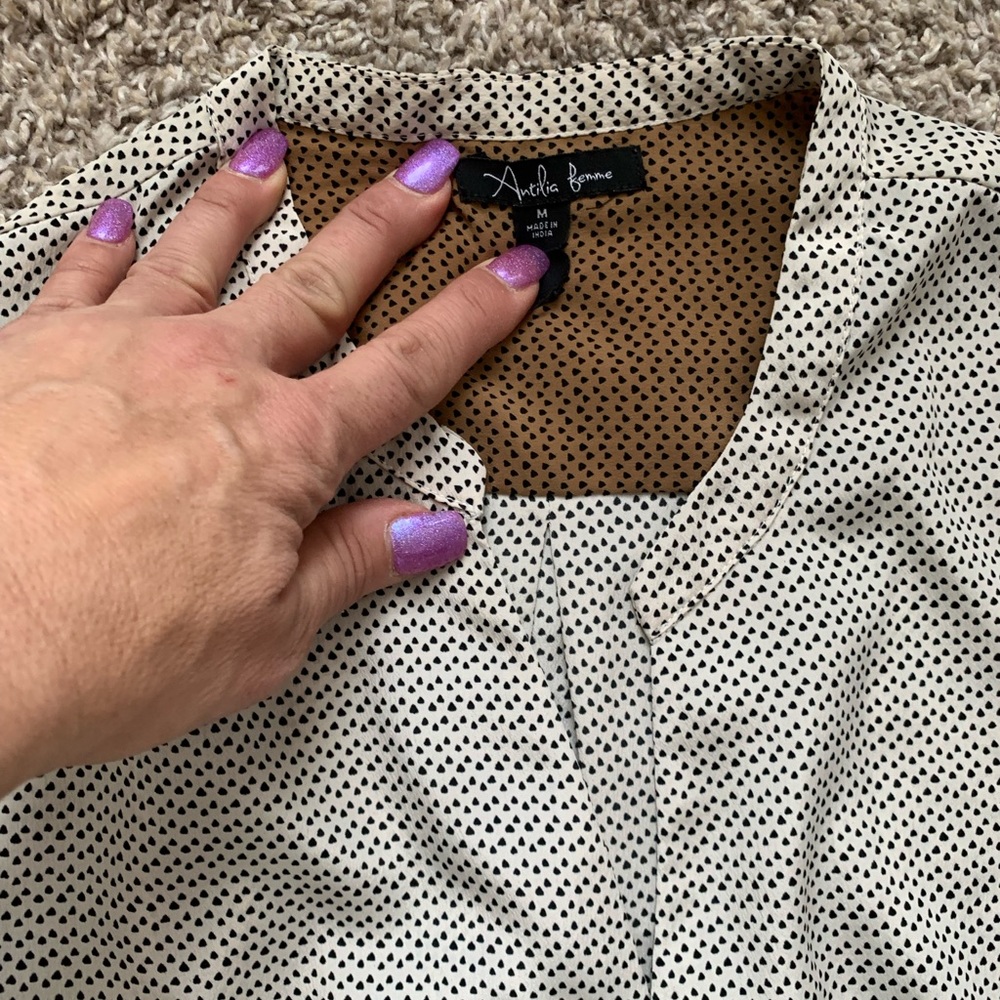 Ladies blouse ๐ - Picture 3 of 6